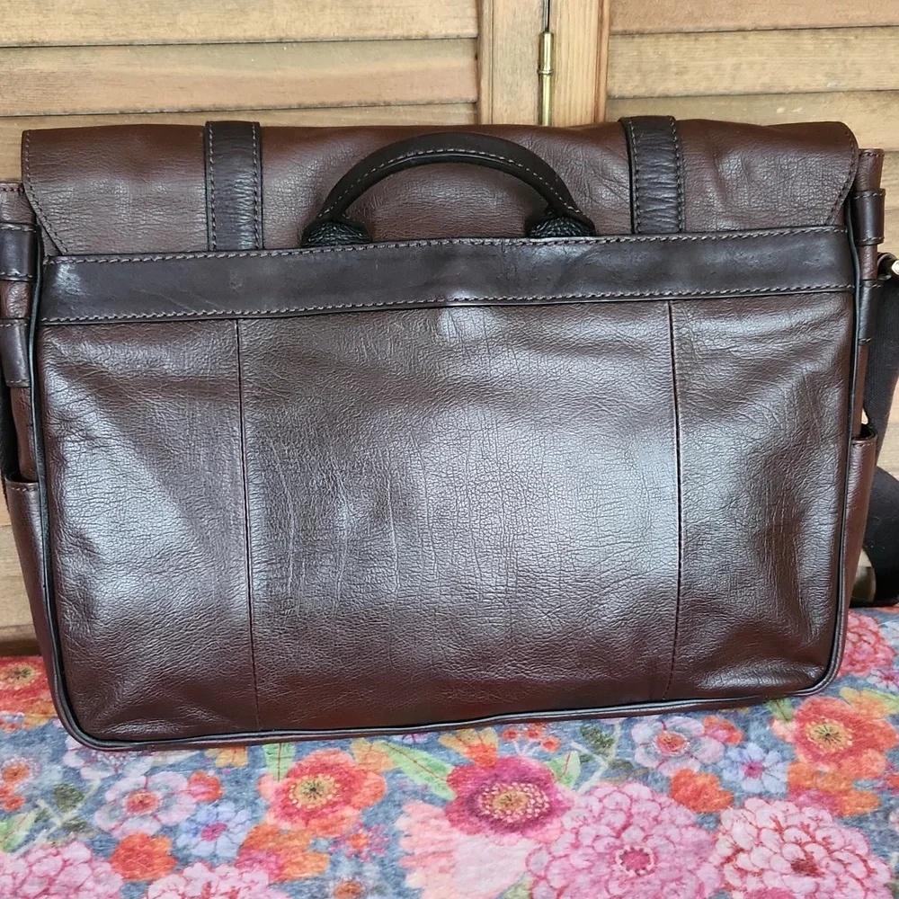 Fossil Messenger Laptop Bag Travel Business Casual Upscale Prep